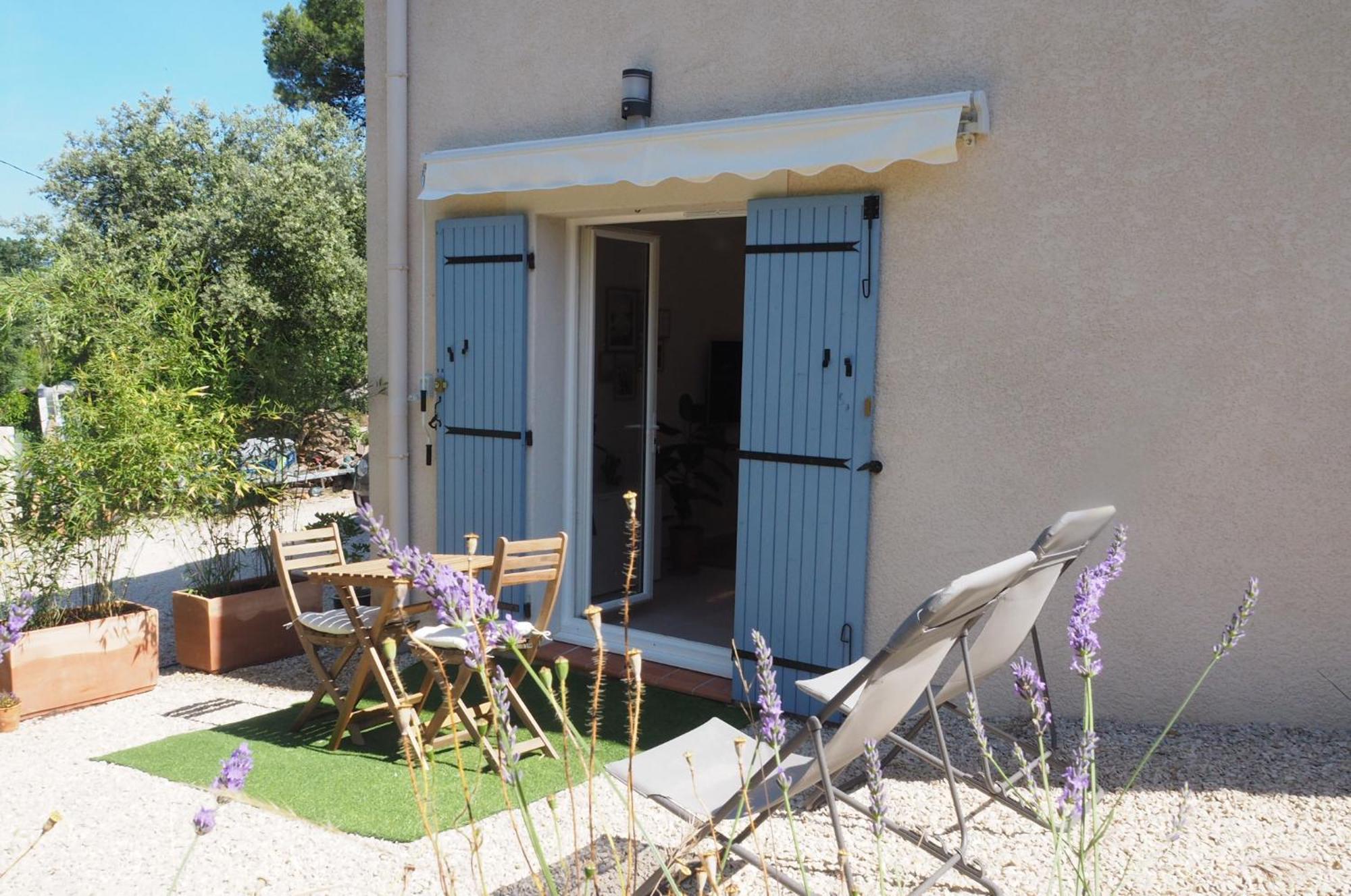 Paisible Studio Tout Neuf En Lisiere De Foret Peyrolles-en-Provence Exterior photo